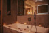 Pack Eros: Escapada con Desayuno, Frutas de la Pasión, Cava y Bombones en Suite Deluxe Natura en La Trobada Hotel Boutique (Girona)