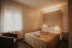 Escapada Romántica con Desayuno Tradicional y Botella de Cava en La Trobada Hotel Boutique (Girona)