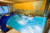 Apartamentos La Venta del Charco: Circuito Spa, Masaje con Ducha Neikp y Comida o Cena para dos (V-D) (Cardeña, Córdoba) 