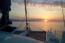 Salida Sunset en Catamarán con Música y Bebida para ver la Puesta de Sol (Barcelona)