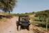 Paseo por Viñedos en 4x4 y Visita a Bodega Arínzano con Cata de Vinos y Maridaje Gastronómico (Navarra)