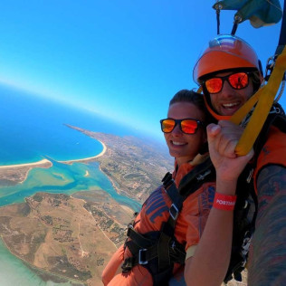 Salto Tándem en Paracaídas desde 4600 metros (Montes de Alvor, Portugal)
