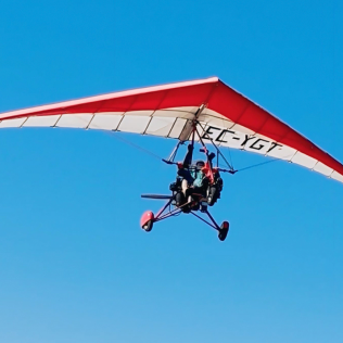 Piloto por un Día: Vuelo en Ala Delta Motorizado con Vídeo (Villafranca de Córdoba, Córdoba)