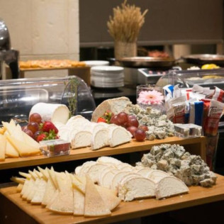 Acceso a Piscina Relax, Masaje Relajante y Brunch con Jazz en Directo en el Hotel Hospes Amérigo 5* (Alicante)