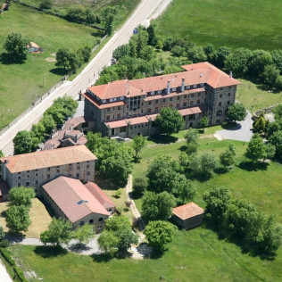 Fin de Semana Romántico con Piscina Termal para dos en Hotel Balneario de Corconte (Burgos)
