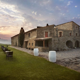 Escapada a Mas Perafita con Visita a Bodega y Cata en Celler Martín Faixó (Girona)