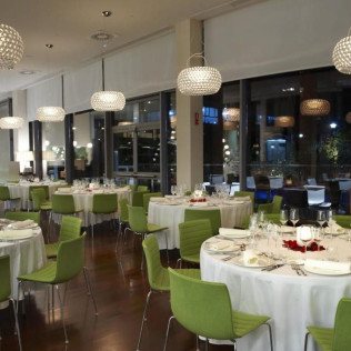 Circuito Spa, Masaje y Comida o Cena para dos en Hotel Primus 4* (Valencia) 