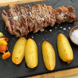 Comida o Cena para dos en Restaurante Abrasador Las Lomas (Güéjar Sierra, Granada)