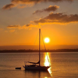 Puesta de Sol Exclusiva en Barco (Vigo)