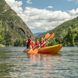 Alquiler de Kayak Doble o Triple en el lago de La Torrasa (Lleida)