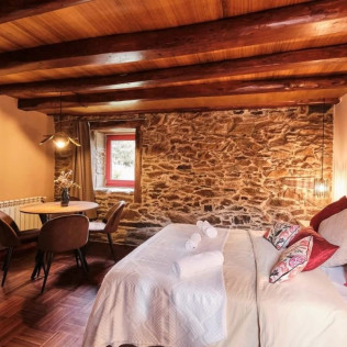 Escapada de 1 o 2 Noches en Casa Grande de Covas (Taboada, Lugo)