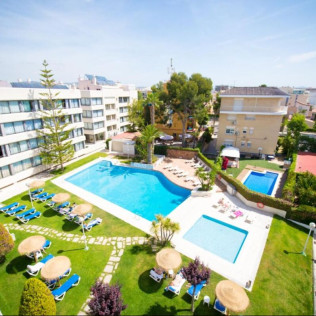 Escapada con Desayuno en Hotel Atenea Park Suites Apartments (Vilanova i la Geltrú, Barcelona)