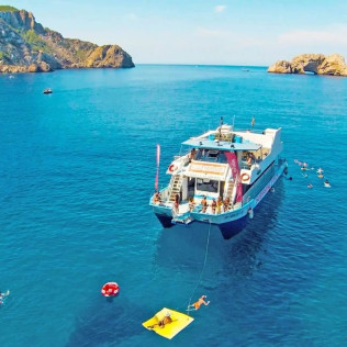 Paseo en Barco por las Playas del Norte y Snorkel en Cala Salada (Ibiza)