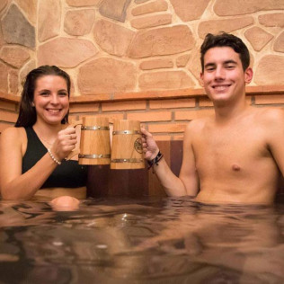 Circuito Beer Spa Privado y Masaje para dos (Zahara de los Atunes, Cádiz)