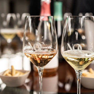 Viaje a la Barrica: Visita a Bodegas NOC con Cata de Vino y Aceite de Oliva Virgen Extra para dos (Manzaneque, Toledo)