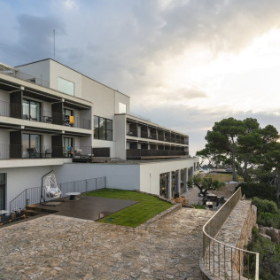 Escapada con Desayuno para dos personas en el Parador de Aiguablava (Girona)