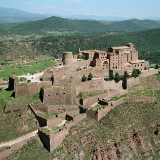 Escapada con Desayuno para dos personas en Parador de Cardona (Barcelona)