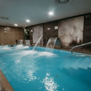 Circuito Spa para dos en AZZ Asturias Langrehotel 4* (Langreo, Asturias) - (D-J)