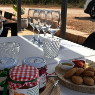 Visita Guiada, Cata de Vinos y Picada en Bodega Can Morgan (Mallorca)