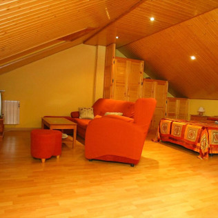 Escapada de 2 Noches con Cena en Casa de Abril (San Cristóbal de Valdueza, León)