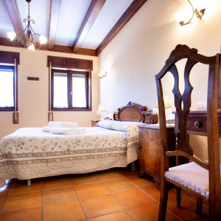 Escapada de 2 Noches con Desayuno en Casa Felisa (Santa Eulalia de Gállego, Zaragoza)