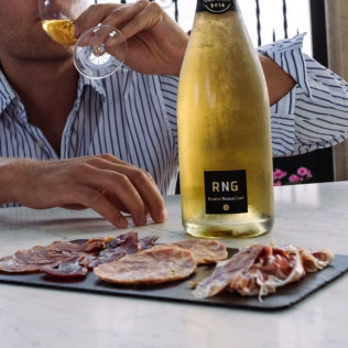 Visita a Bodega con Cata de Vinos e Ibéricos en Caves Nadal (Torrelavit, Barcelona)