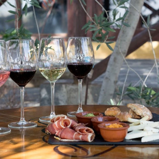 Visita a Bodegas Reverón con Cata de Vinos y Picoteo (Villaflor, Tenerife)