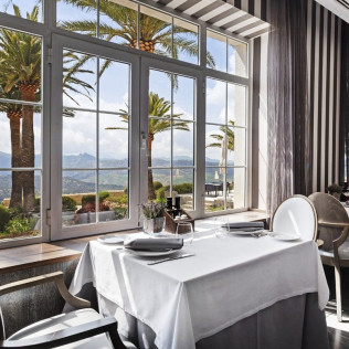 Circuito Spa, Masaje y Comida o Cena en Hotel Catalonia Reina Victoria 4* (Ronda, Málaga)