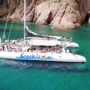Salida en Catamarán, Snorkel y Barbacoa (Lloret, Girona)