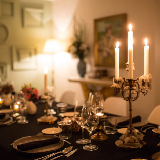 Cena Clandestina: Experiencia Gastronómica en un lugar secreto de Barcelona (Barcelona)