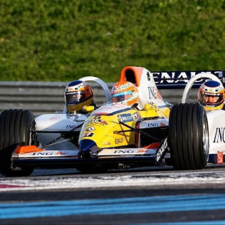Conducir un Fórmula Renault y Copilotaje en Fórmula 1 Triplaza (Magny-Cours, Francia)