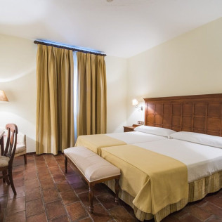 Escapada Romántica con Cena en Hotel Cortijo Santa Cruz 4* (Villanueva de la Serena, Badajoz)