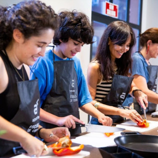 Curso de Cocinas del Mundo: Japonesa, Tailandesa, Italiana... en A Punto Delicias (Madrid)