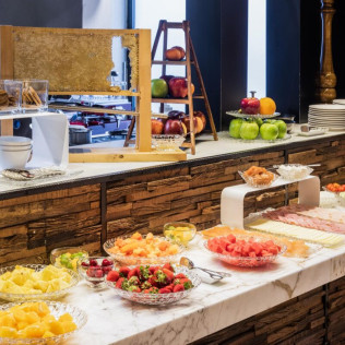 Desayuno Buffet, Zona Wellness y Masaje para dos en Serena Spa en Meliá Madrid Princesa 5* (Madrid)
