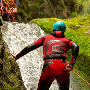 Descenso de Barrancos de Iniciación para dos en el Río Serandí (Proaza, Asturias)