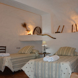 Escapada de 1 o 2 Noches con Cena en Casas Rurales - Casas Cueva El Mirador de Galera (Galera, Granada)