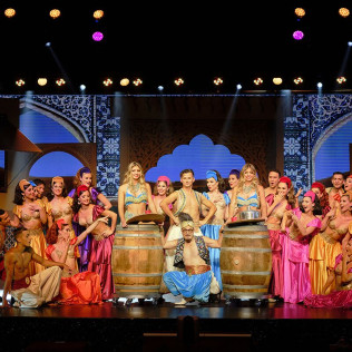 Entrada a Benidorm Palace con Espectáculo y Opción a Cena (Benidorm, Alicante)