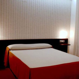 Escapada de 2 Noches con Desayuno en Hotel Alfageme (Trobajo del Camino, León)