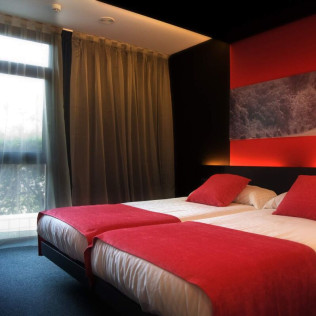 Escapada Romántica de 2 Noches con Cena en Hotel Playa Ribera (Cantabria)