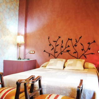 Escapada Rural con Cena y Jacuzzi en Hostal Los Oteros (Pajares de los Oteros, León)