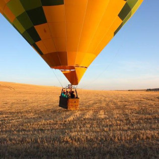 Escapada con Hotel y Vuelo en Globo para dos con Fotos y Vídeo (Segovia)
