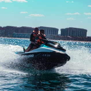 Excursión en Catamarán a Cala Blanca con Moto de Agua, Baño y Comida (Dénia, Alicante)