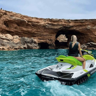 Excursión en Moto de Agua a Cala Tarida o Cala Conta (Ibiza)