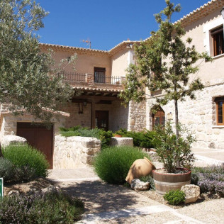 Fin de Semana Romántico con Visita a Bodega en Pago de Trascasas Hotel Rural (Valladolid)