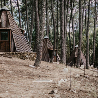Escapada con Desayuno en Glamping The Teepee (Mombeltrán, Ávila)