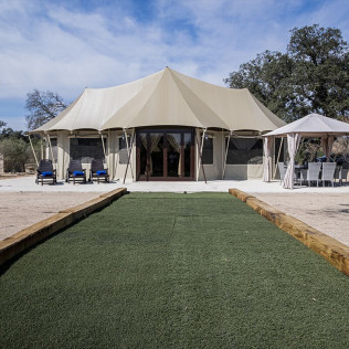 Escapada Familiar con Desayuno en Continental Tent en El Toril Glamping Experience (Velada, Toledo)