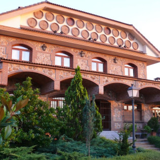 Visita a Bodega y Cata de Vino en Hacienda Villarta (Escalona, Toledo)