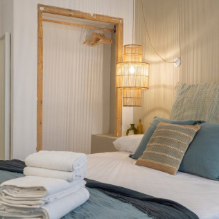 Escapada de 1 o 2 Noches con Desayuno en Hostal Boutique Sa Nansa (Tossa de Mar, Girona)