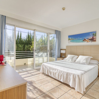 Escapada en Hotel Abril (San Juan, Alicante)