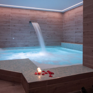 Escapada Relax con Acceso Exclusivo a la Zona Wellness en Hotel Avenida Coruña (A Coruña) 